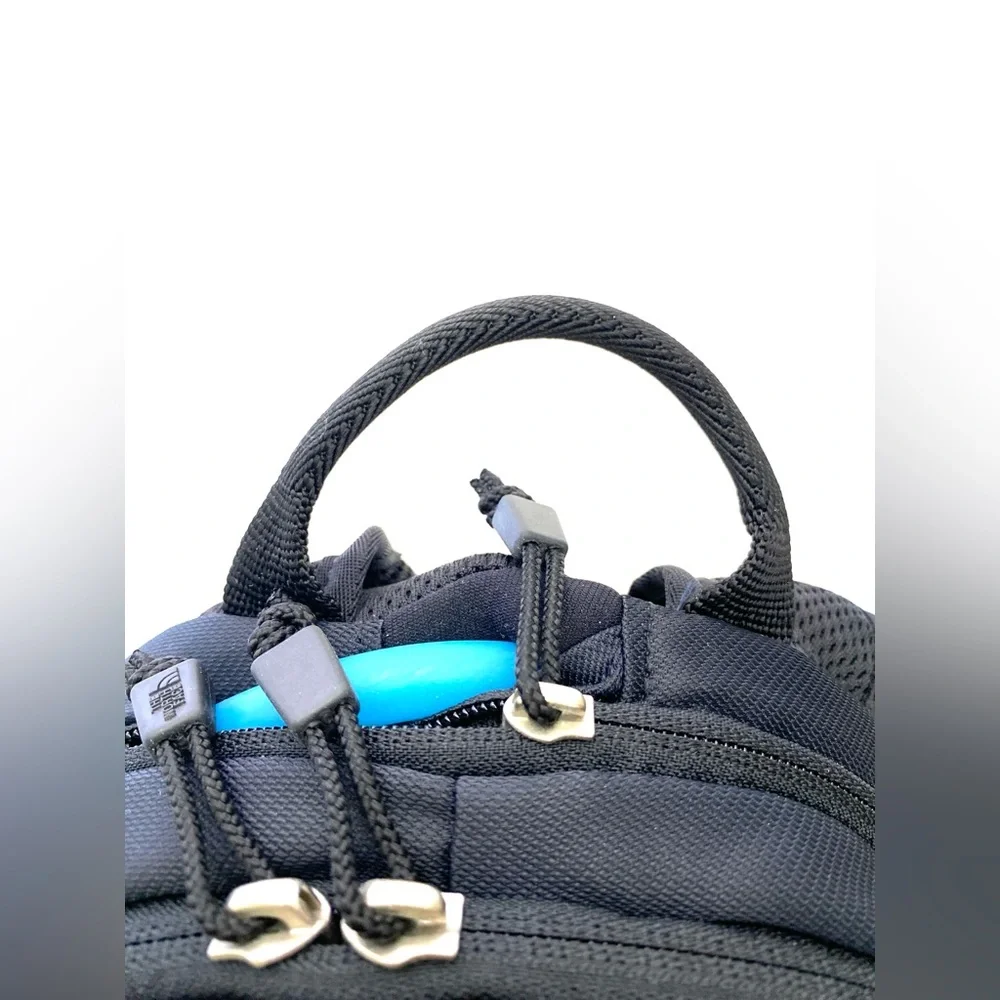 North Face UNISEX Black Flight DayPack/Backpack/Hydration Pack